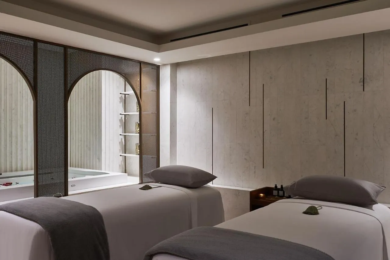 Jumeirah Beach Hotel Dubaj 5*,