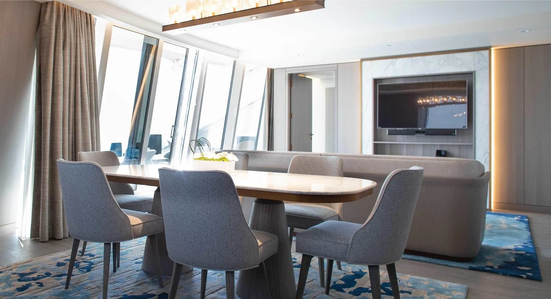 ***** Rezort Jumeirah Beach Hotel Dubaj Spojené arabské emiráty