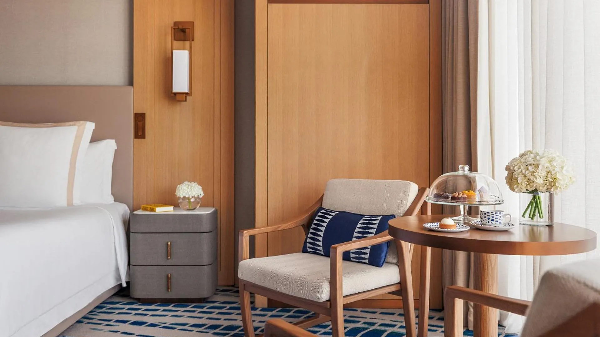 Jumeirah Beach Hotel Dubaj Rezort