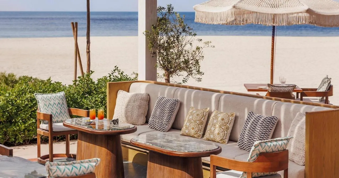 Jumeirah Beach Hotel Dubai 5*,  United Arab Emirates
