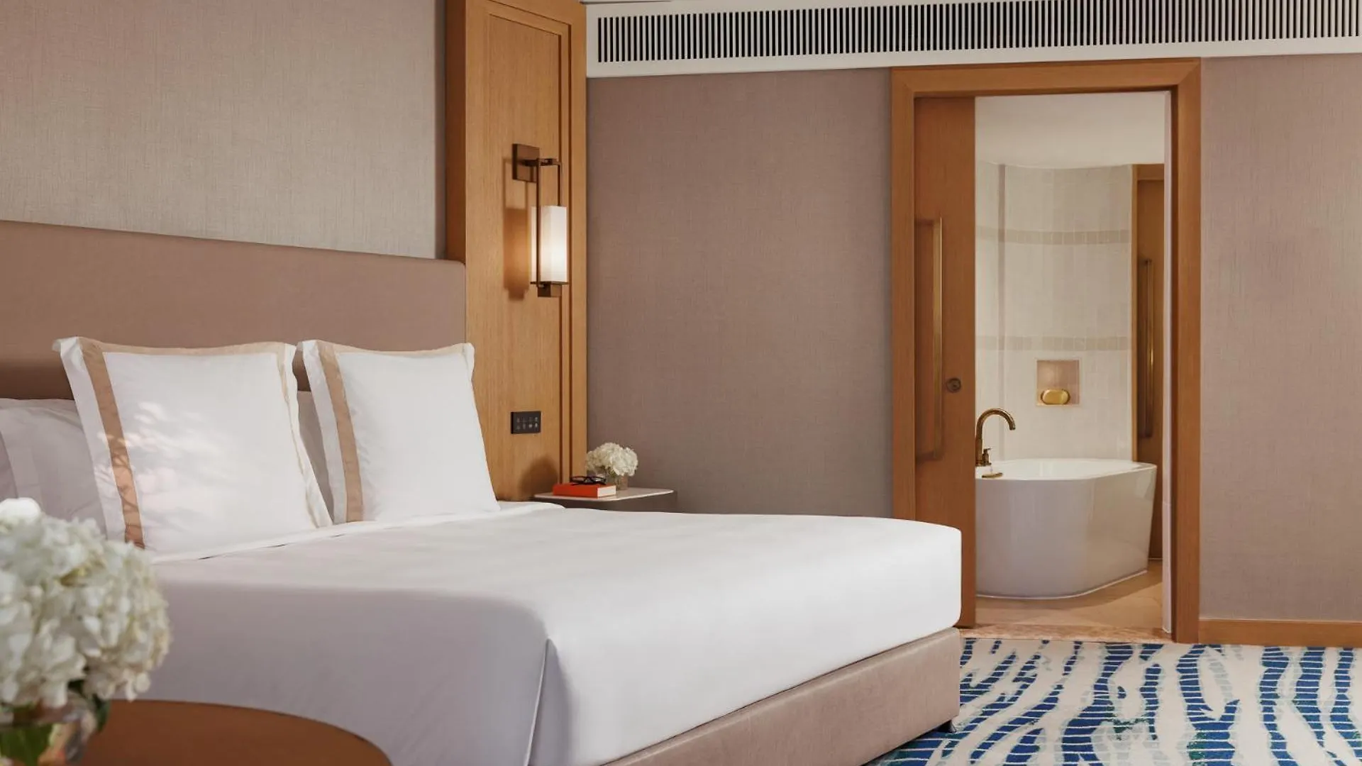 Jumeirah Beach Hotel Dubai United Arab Emirates