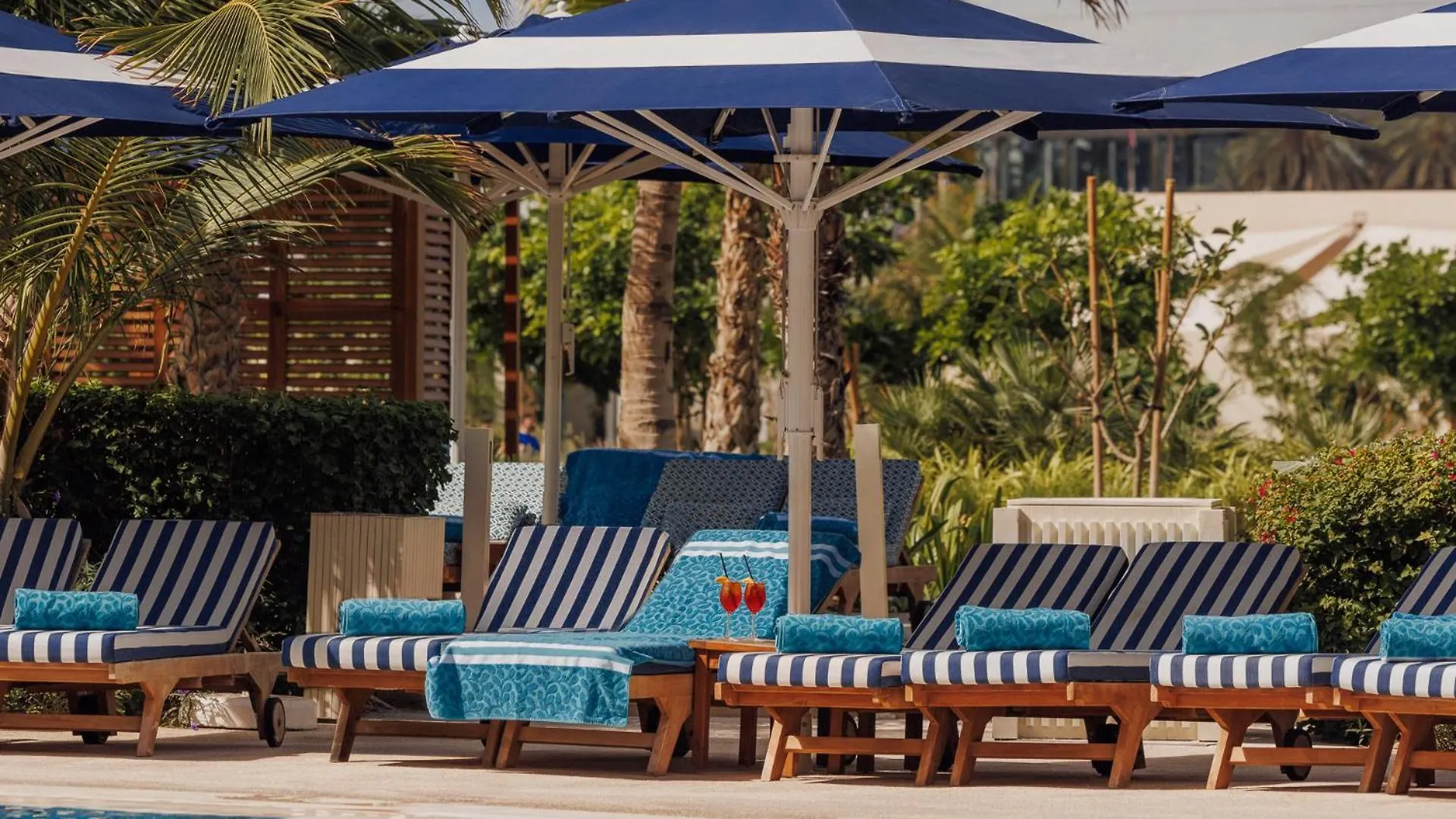 Jumeirah Beach Hotel Dubai 5*,